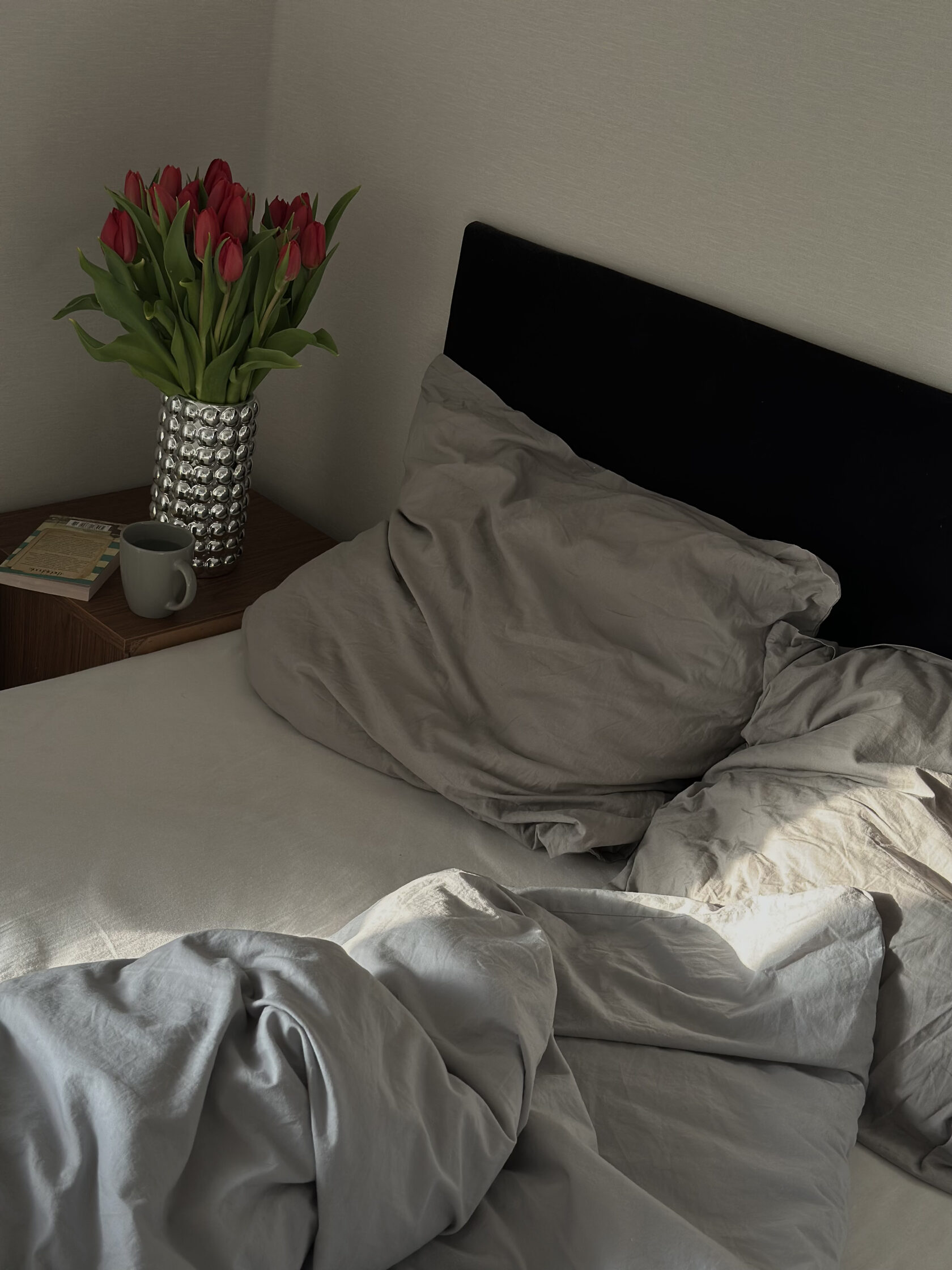 Bedroom lifestyle setup with flowers