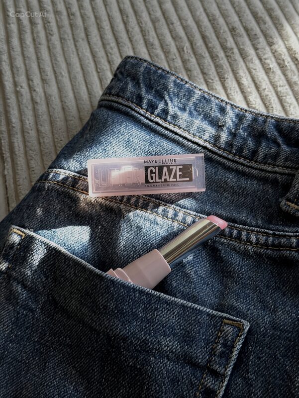 Close lifestyle frame from Lena's content